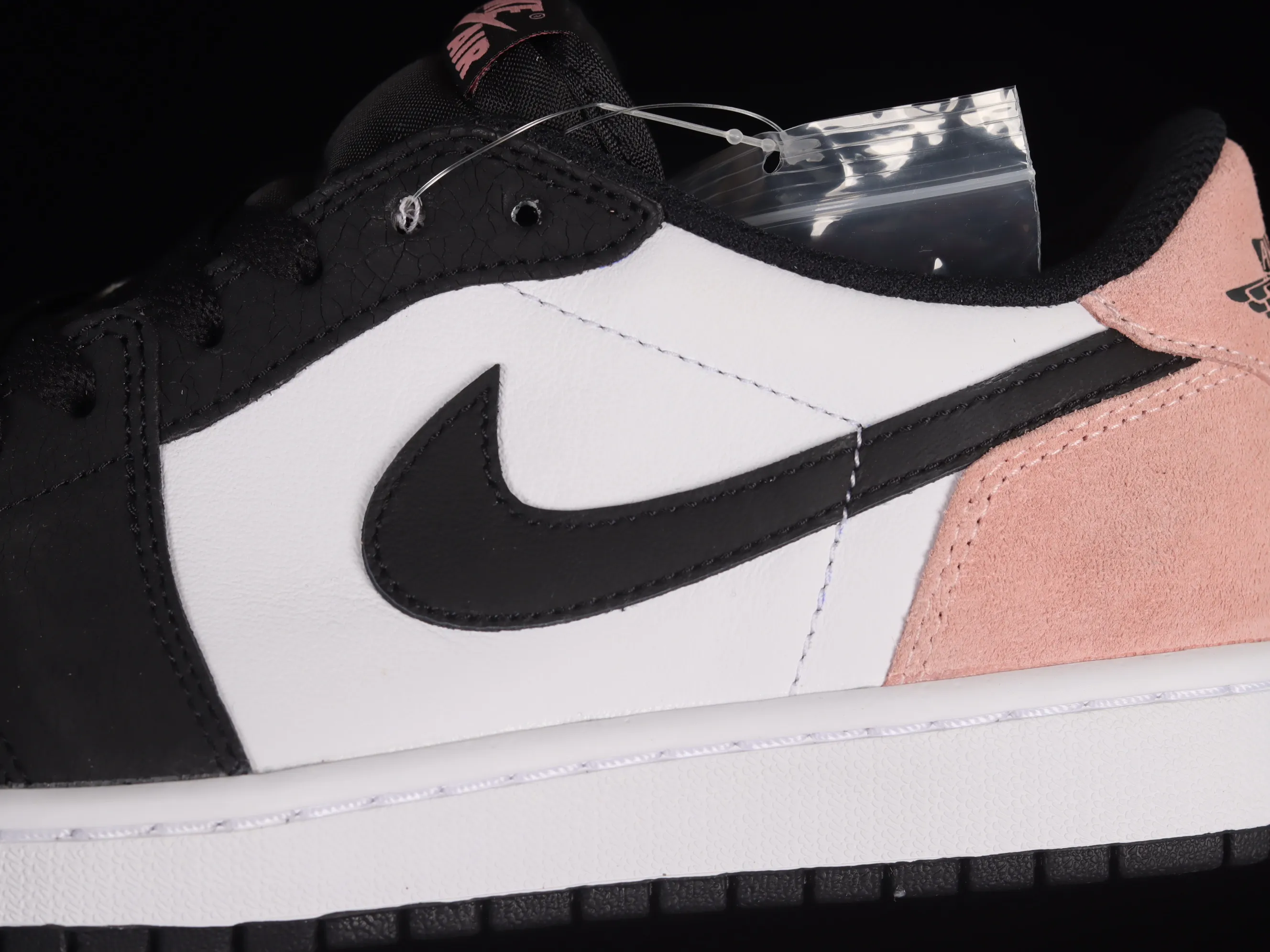 All categories Air Jordan Jordan series basketball shoes Air Jordan 1 Low pure original version Air Jordan 1 Low OG "Bleached Coral" AJ1 Joe 1 black pink toe full head layer low-top basketball shoes CZ0790-061